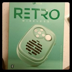 Retro wireless speaker